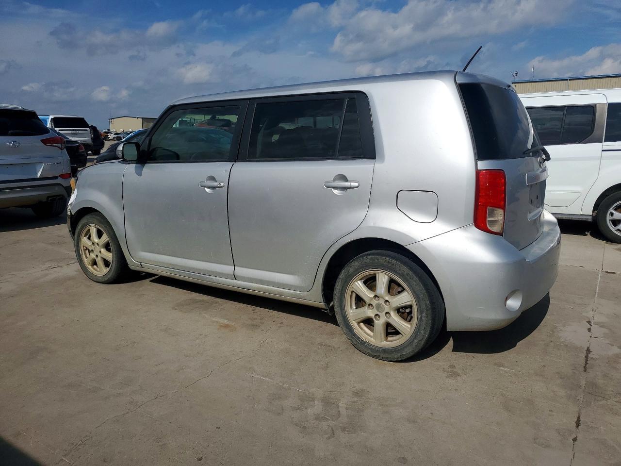 2011 TOYOTA SCION