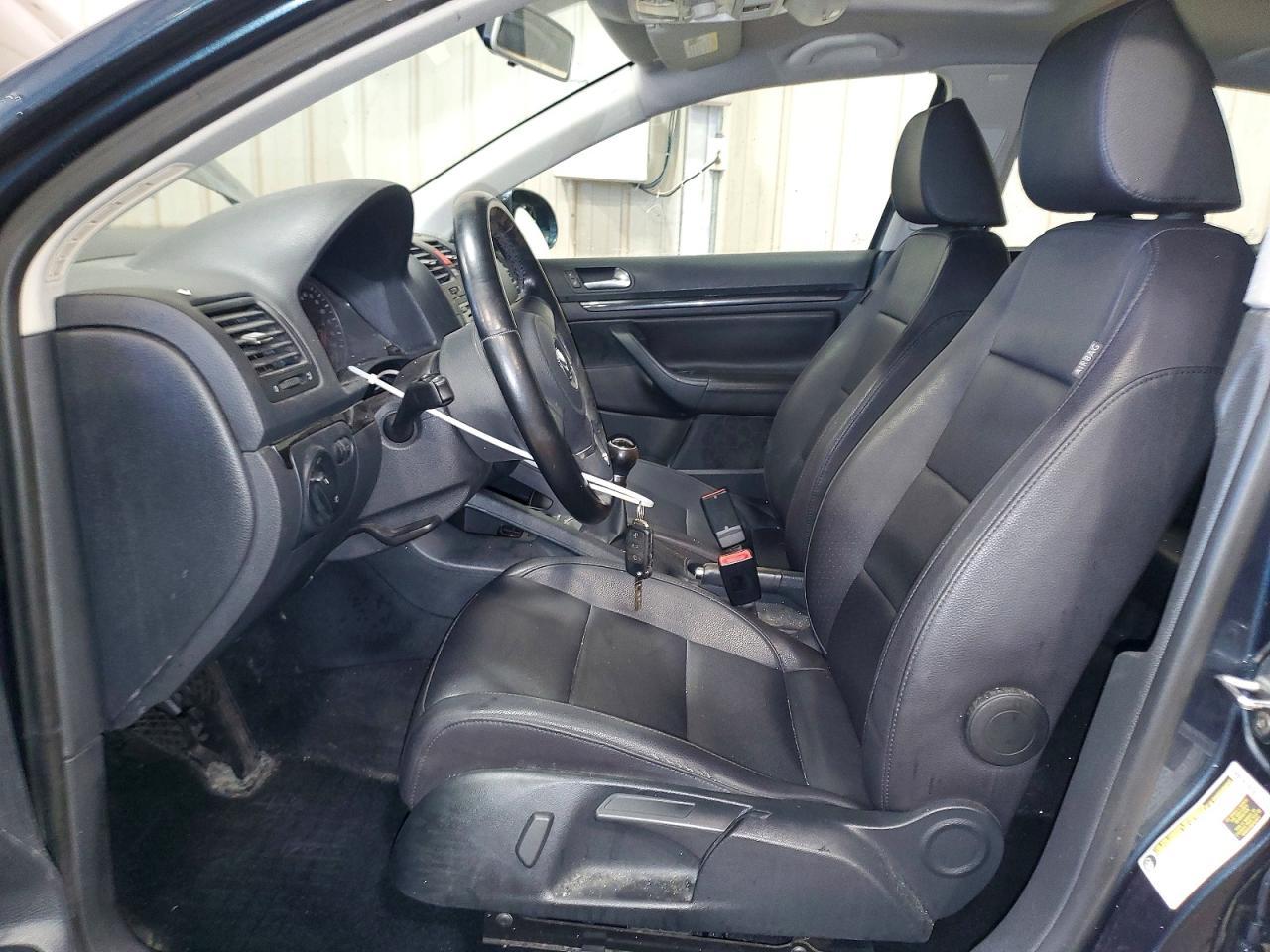 2010 VOLKSWAGEN JETTA