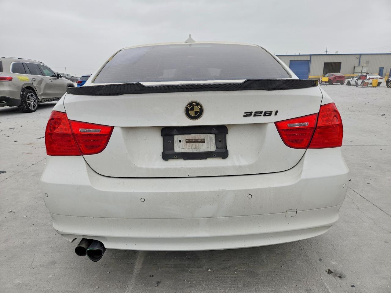 2011 BMW 3 SERIES