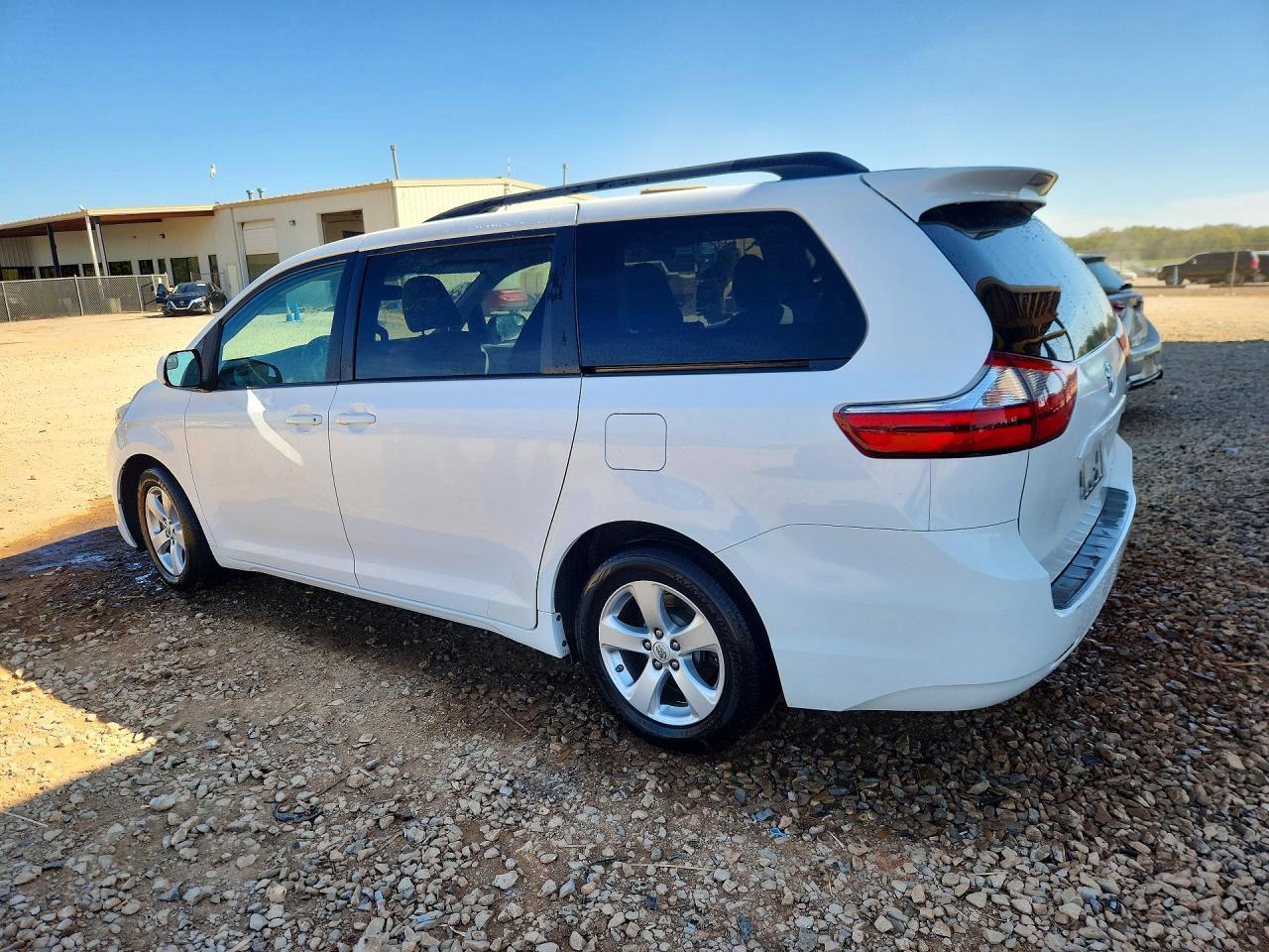 2017 TOYOTA SIENNA