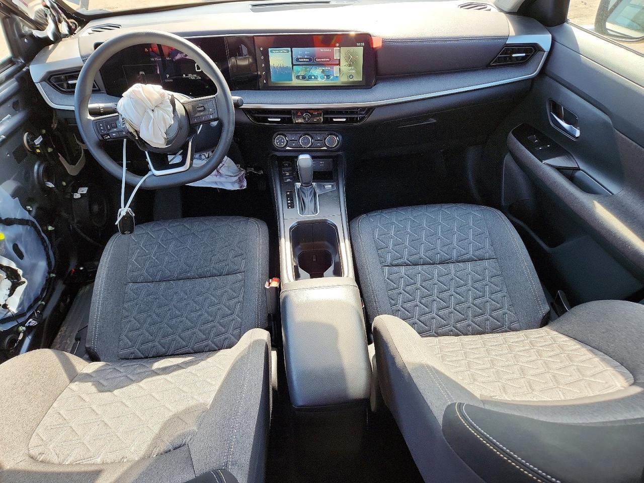 2025 NISSAN KICKS