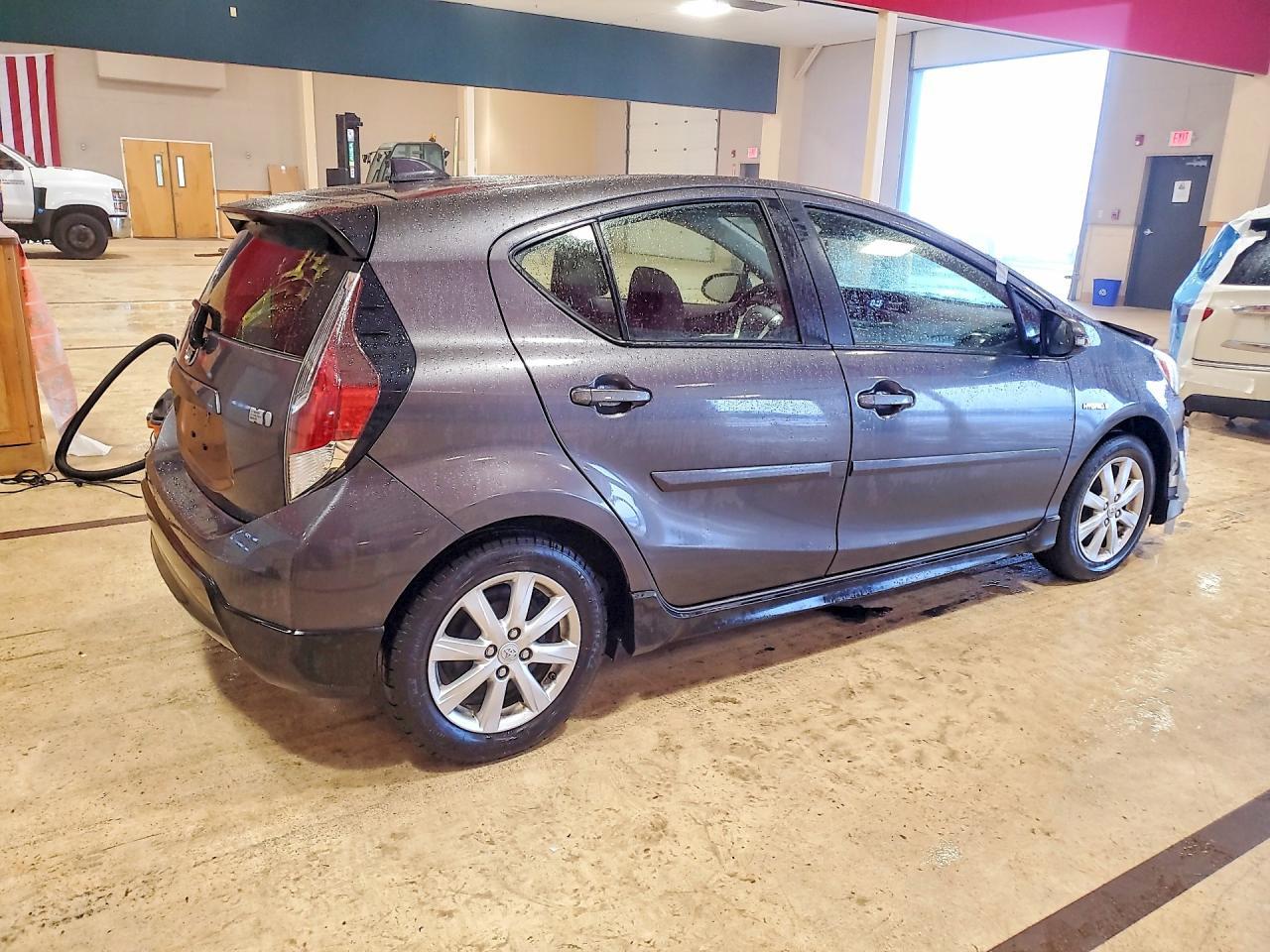 2017 TOYOTA Prius c