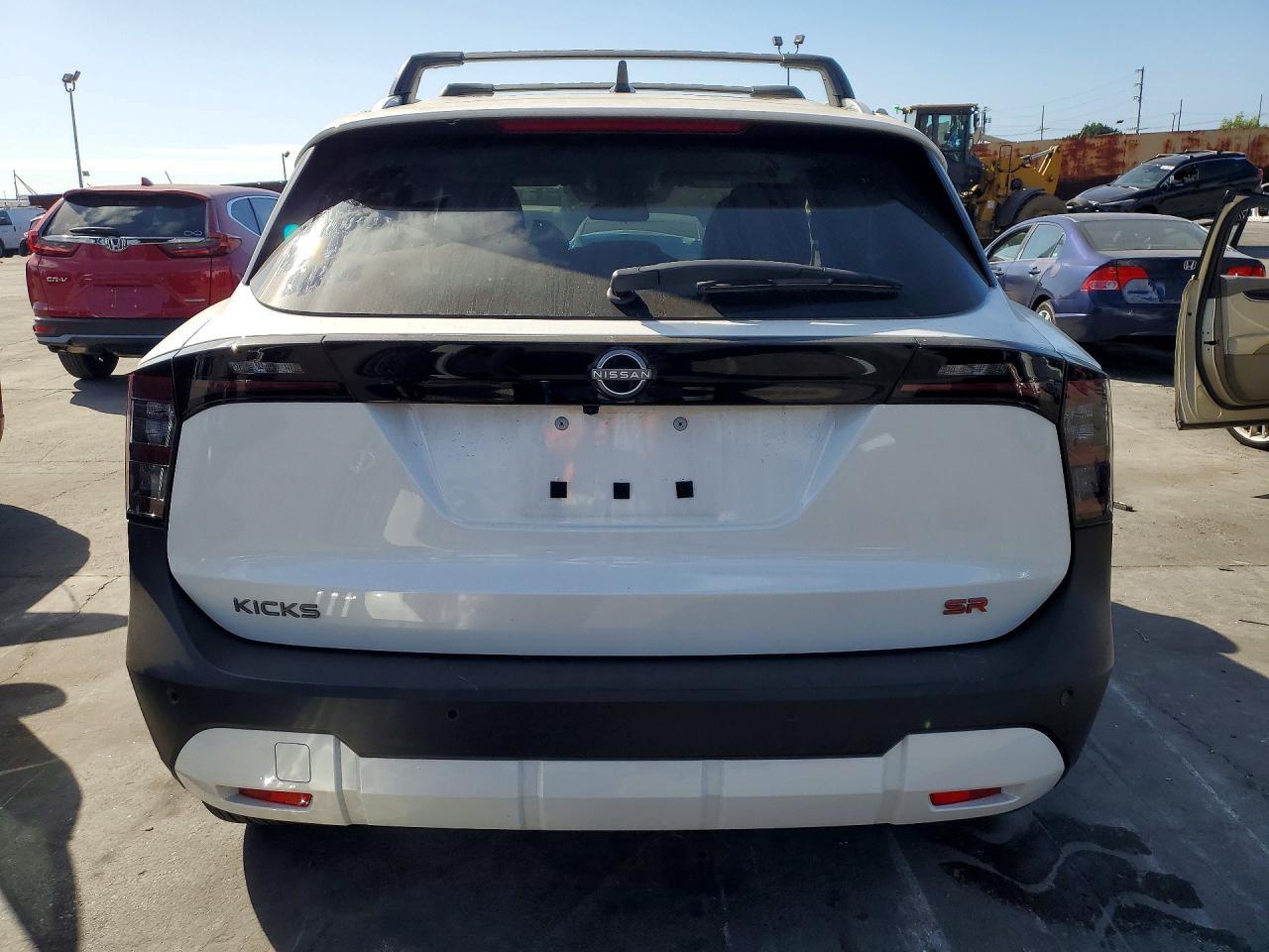 2026 NISSAN KICKS