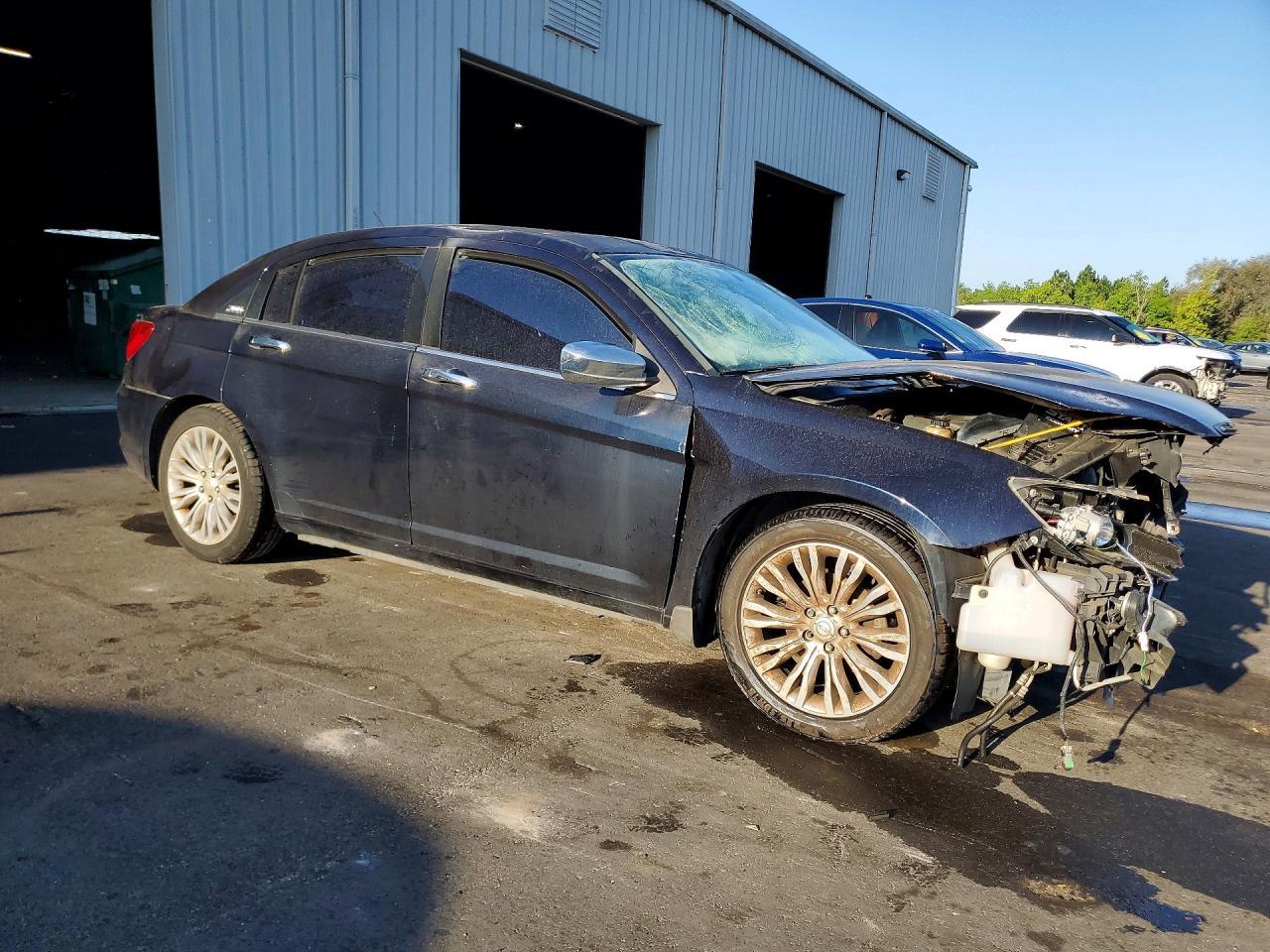 2012 CHRYSLER 200