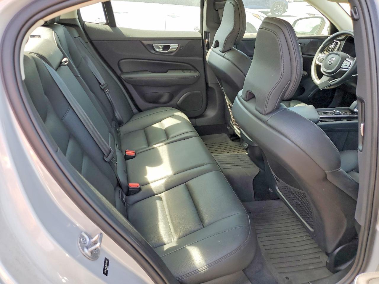 2024 VOLVO S60