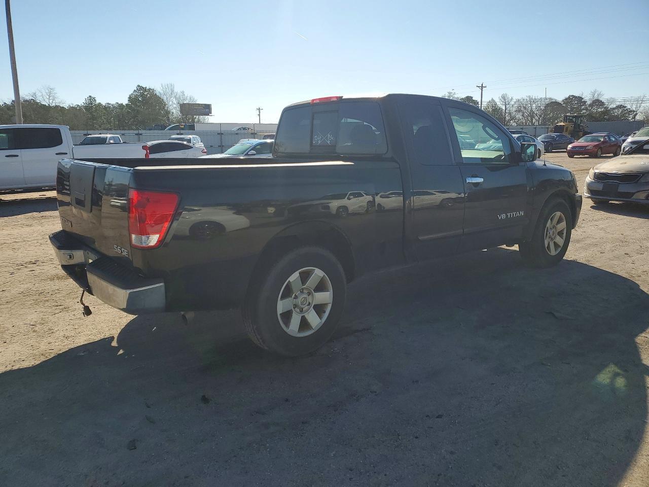2005 NISSAN Titan