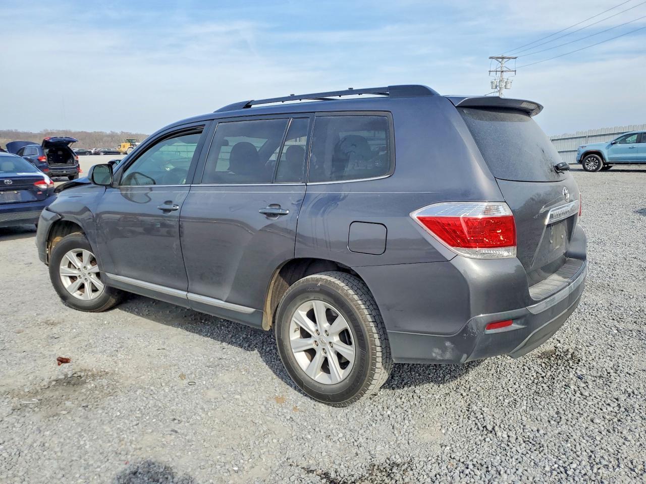 2013 TOYOTA HIGHLANDER