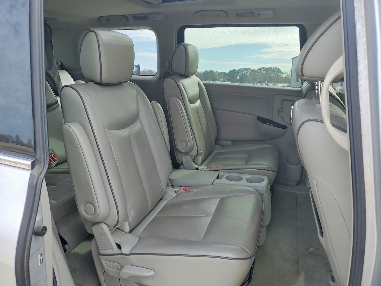 2013 NISSAN Quest
