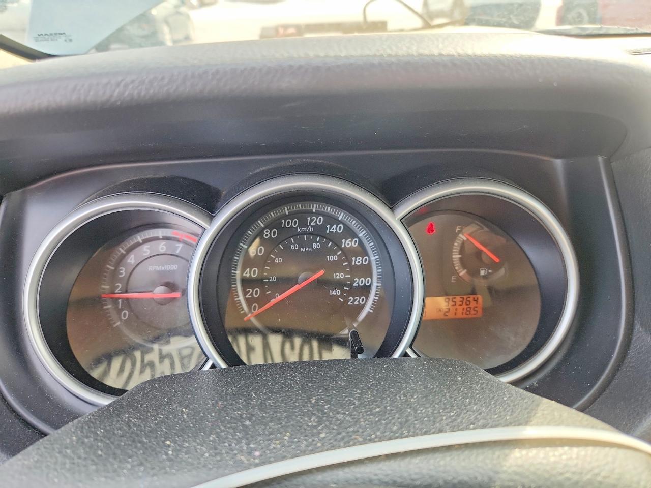 2011 NISSAN VERSA