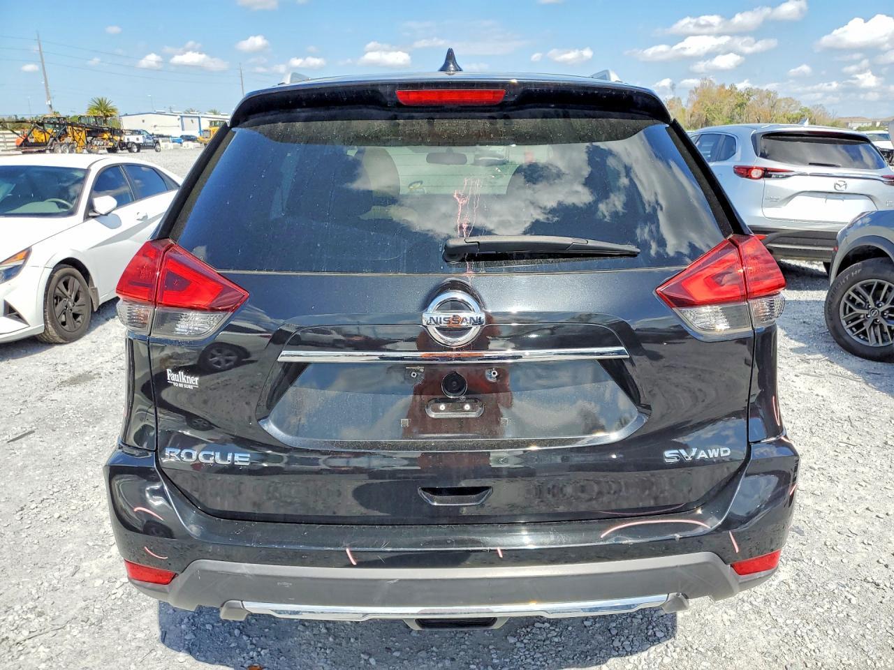 2017 NISSAN ROGUE
