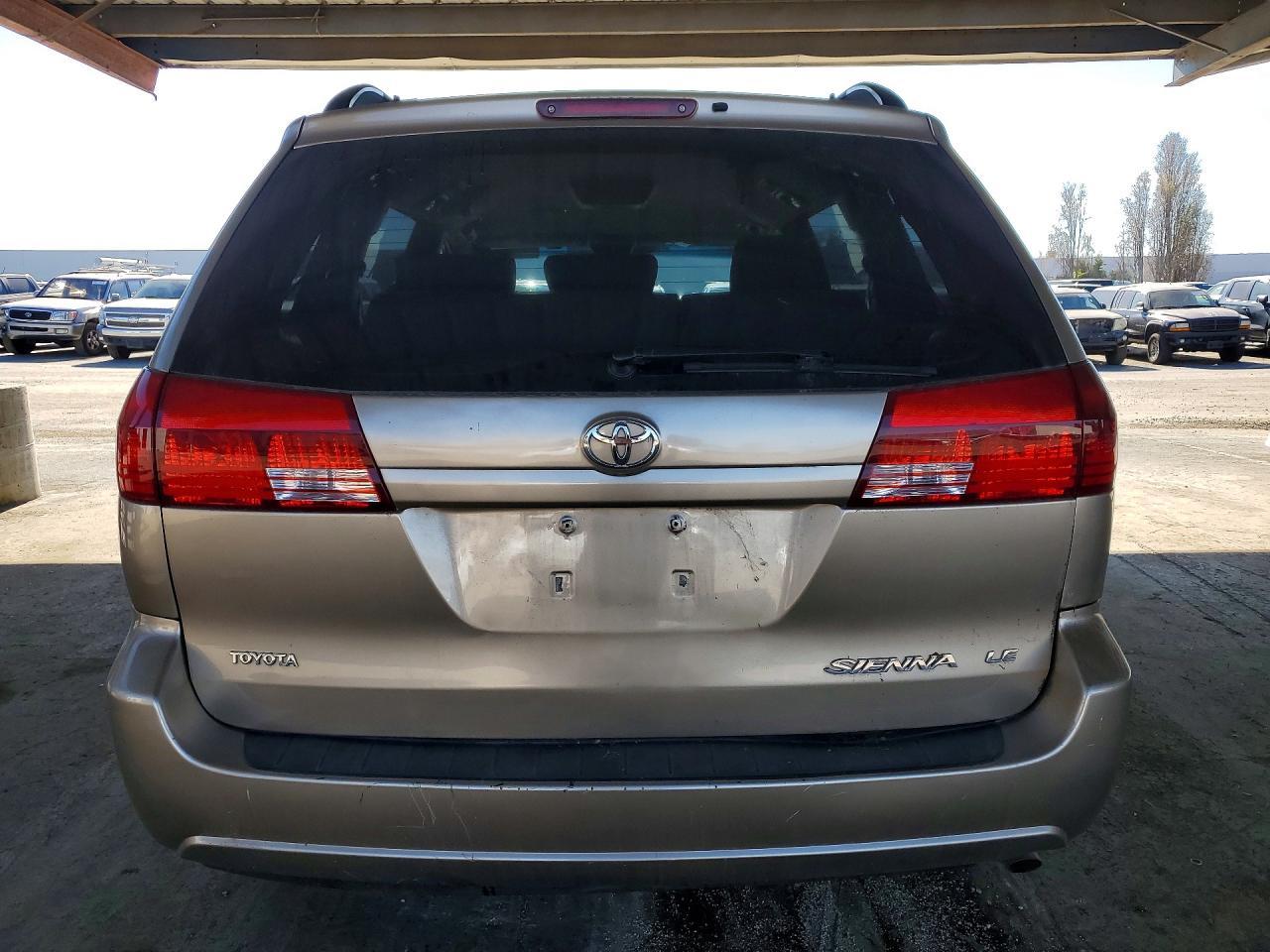 2005 TOYOTA SIENNA