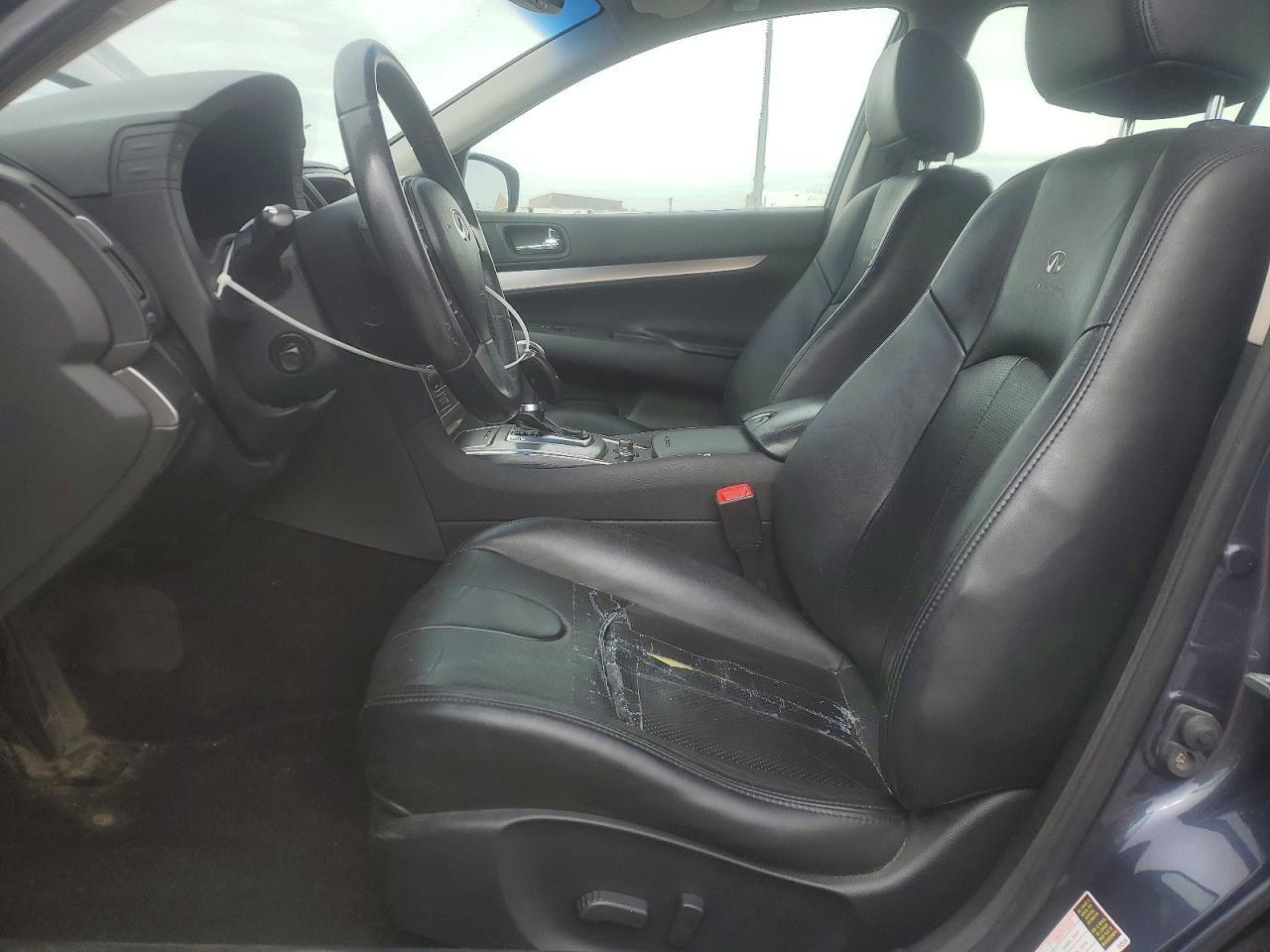 2011 INFINITI G37