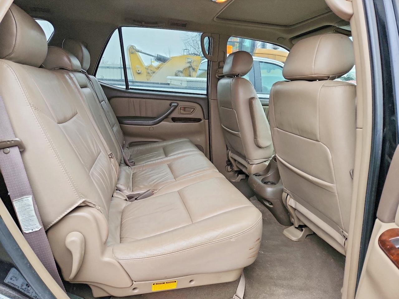 2002 TOYOTA Sequoia