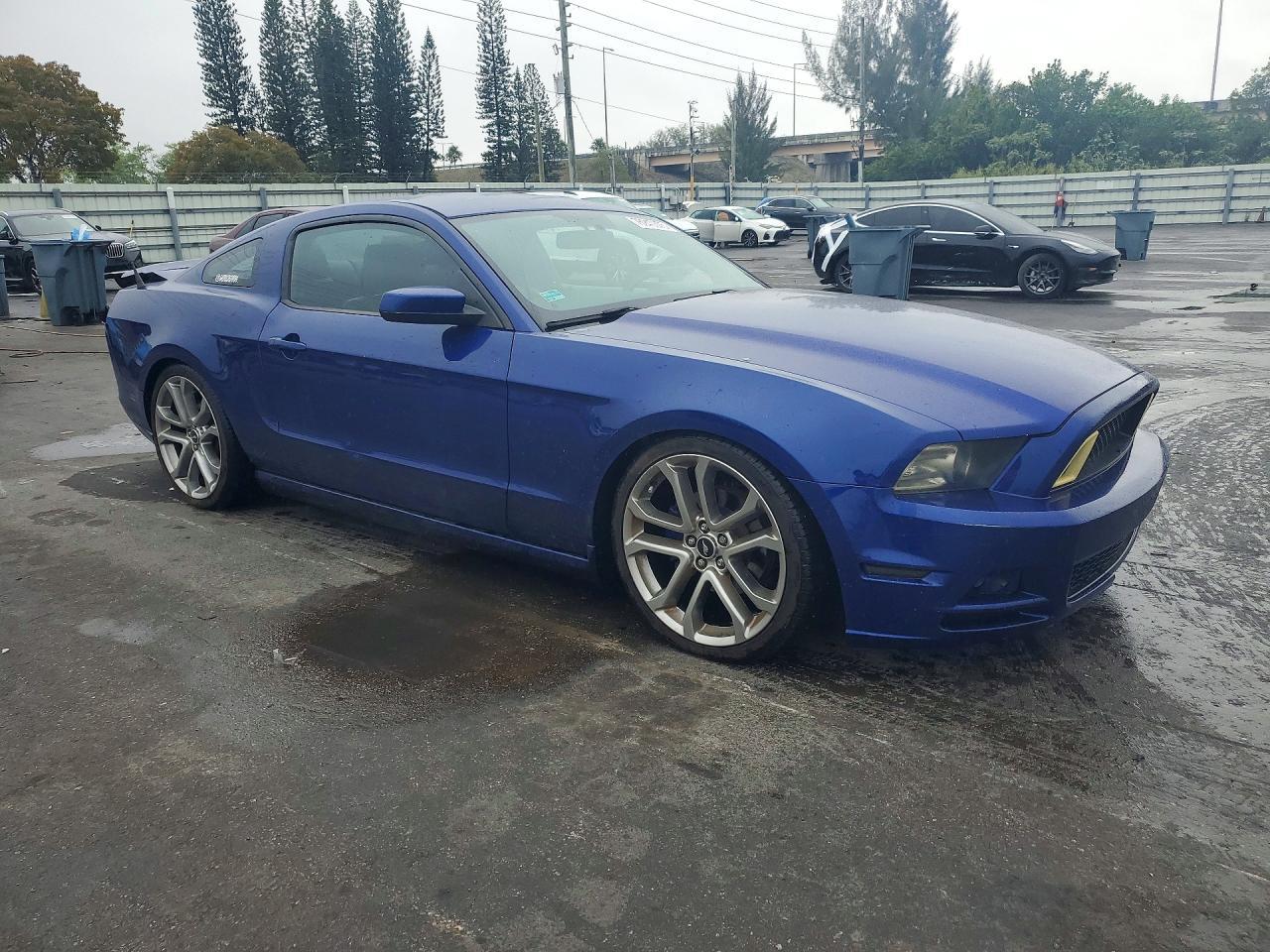 2013 FORD MUSTANG