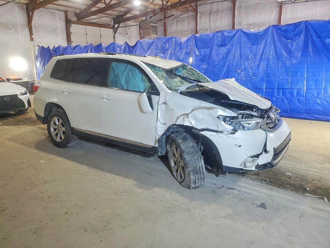 2011 TOYOTA HIGHLANDER