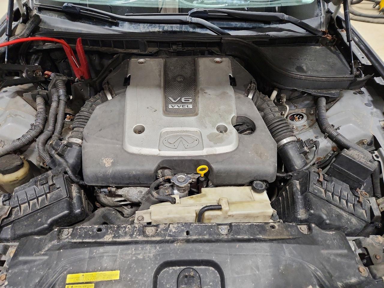 2011 INFINITI G37