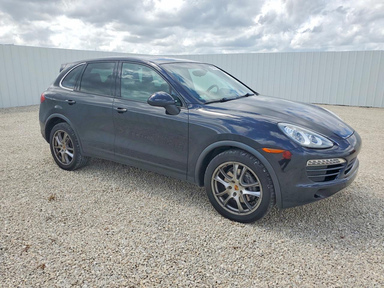 2011 PORSCHE CAYENNE