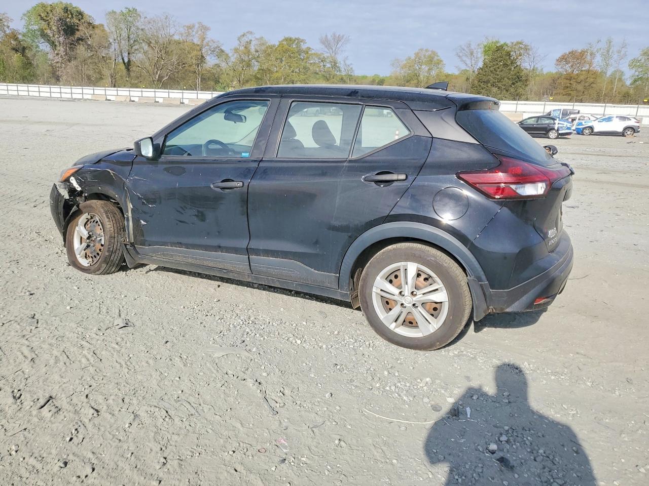 2021 NISSAN KICKS