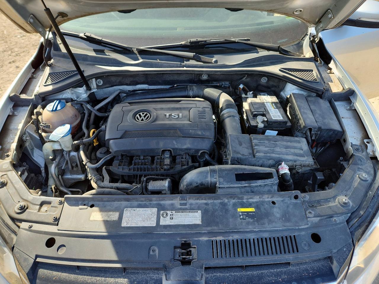 2015 VOLKSWAGEN Passat