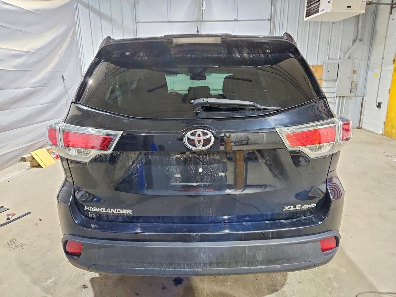 2016 TOYOTA HIGHLANDER