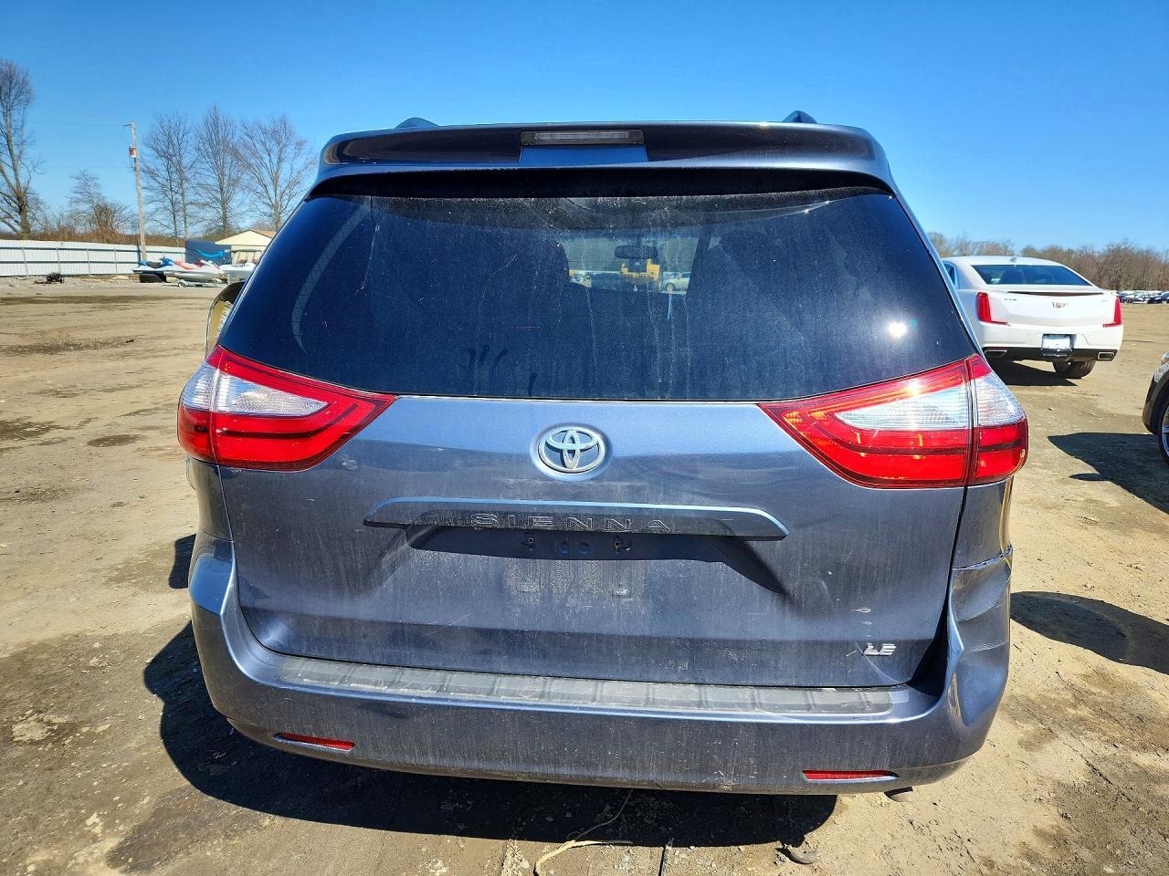 2015 TOYOTA SIENNA
