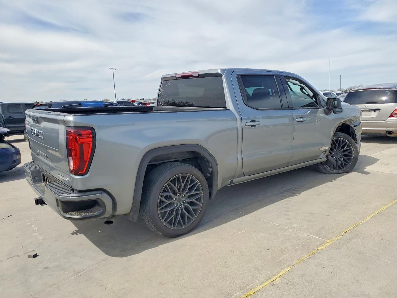 2023 GMC Sierra