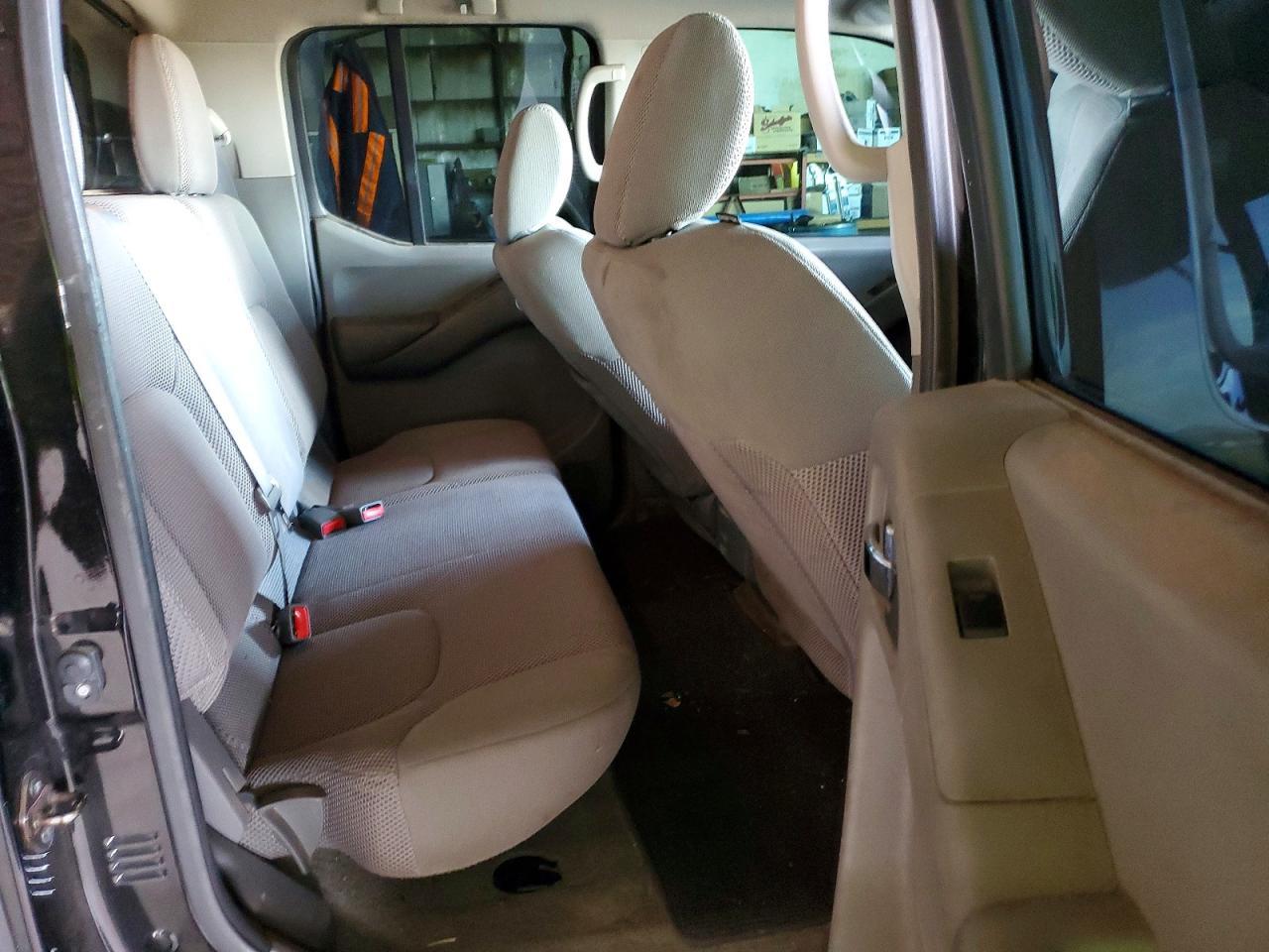 2016 NISSAN Frontier