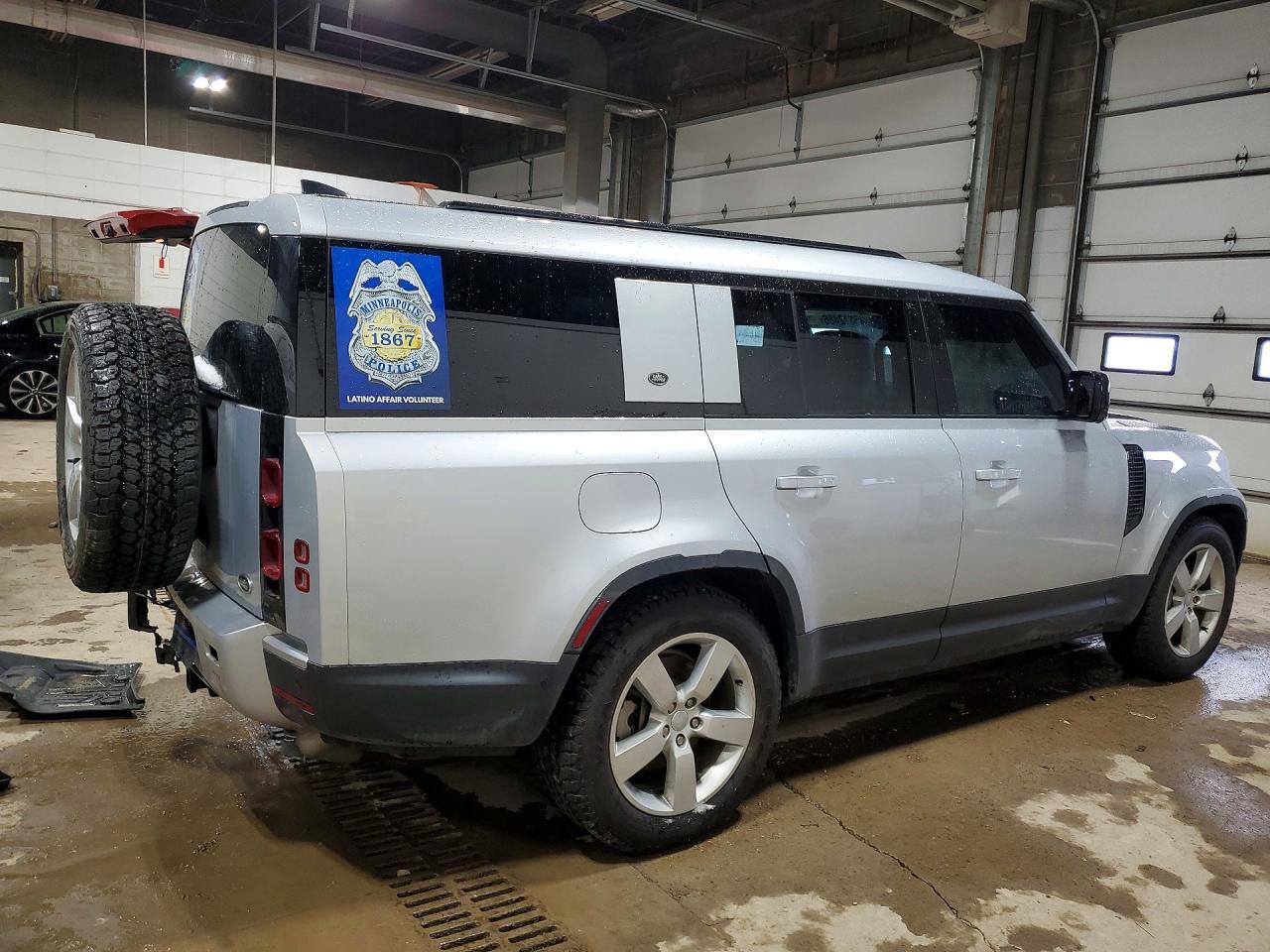 2023 LAND ROVER Defender
