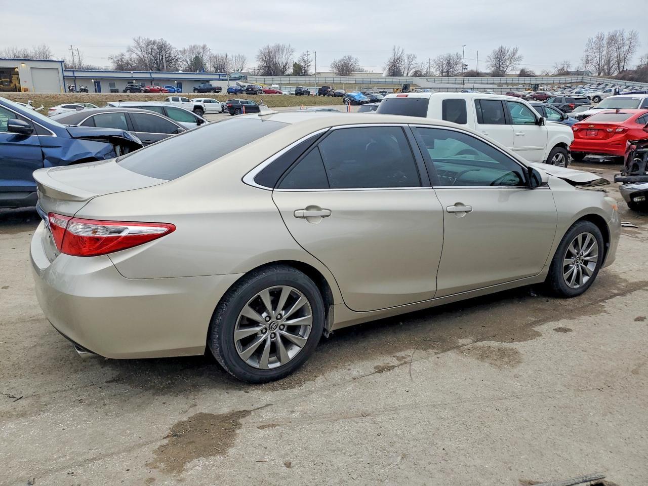 2015 TOYOTA CAMRY