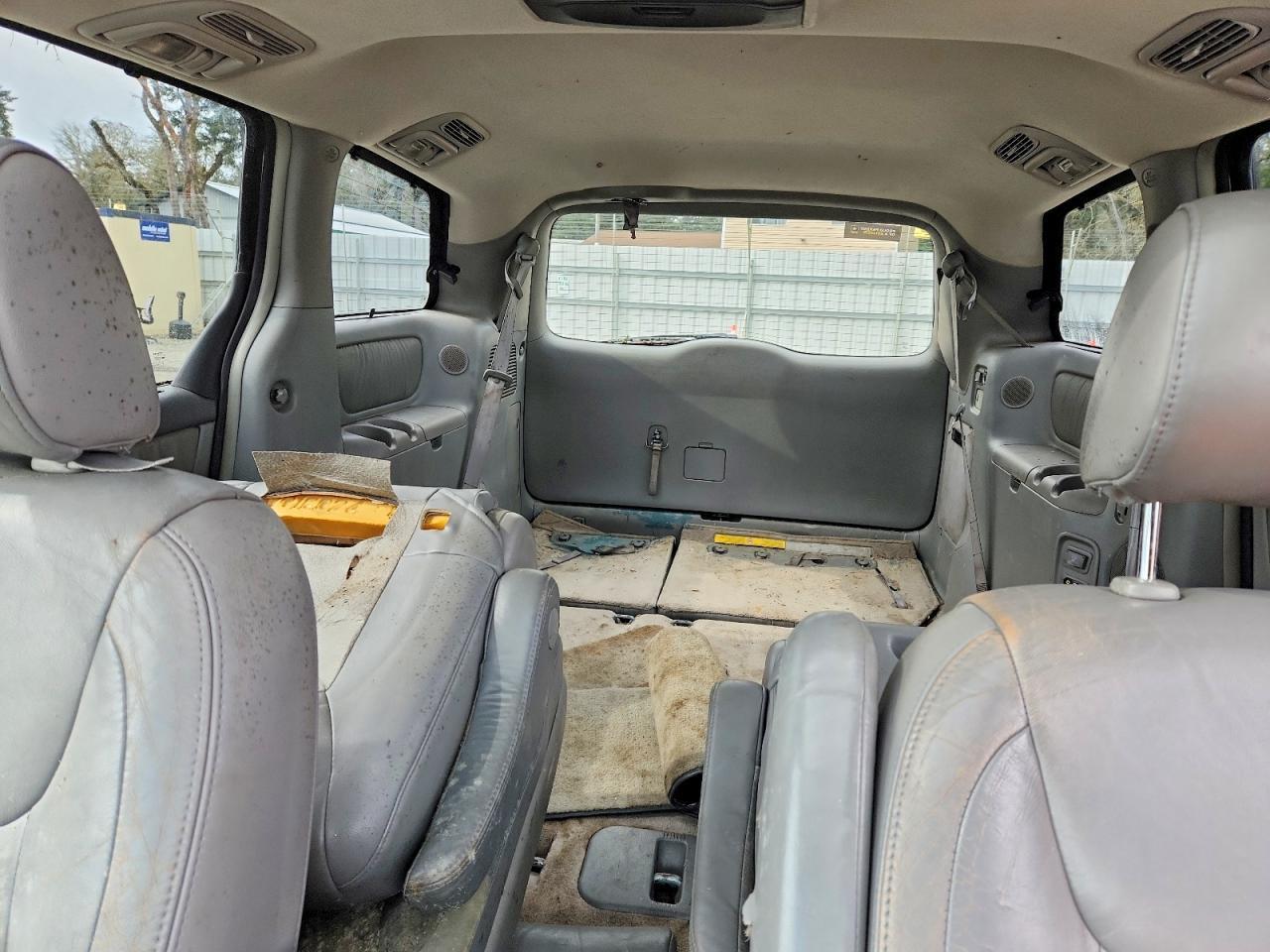 2005 TOYOTA SIENNA