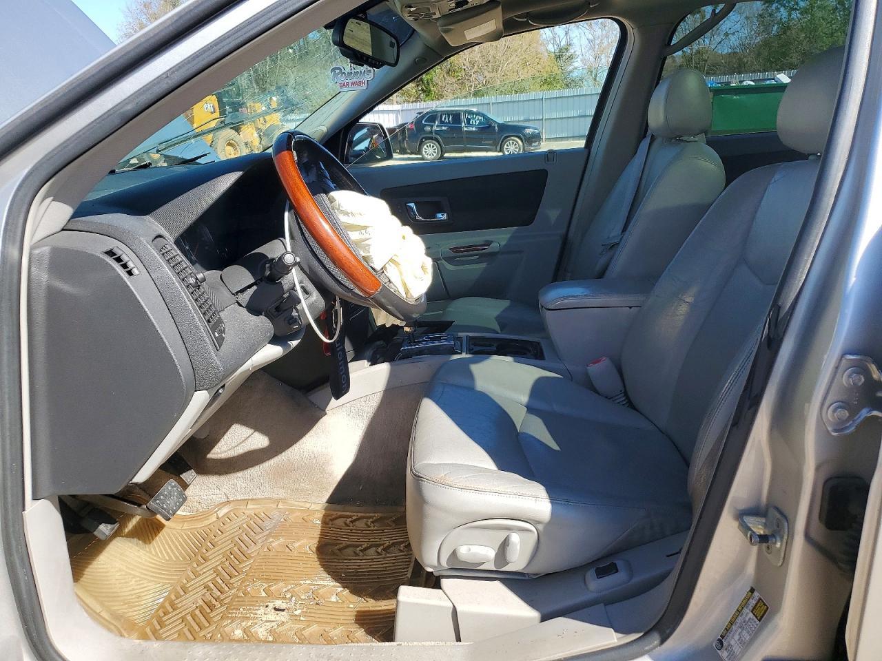 2005 CADILLAC SRX