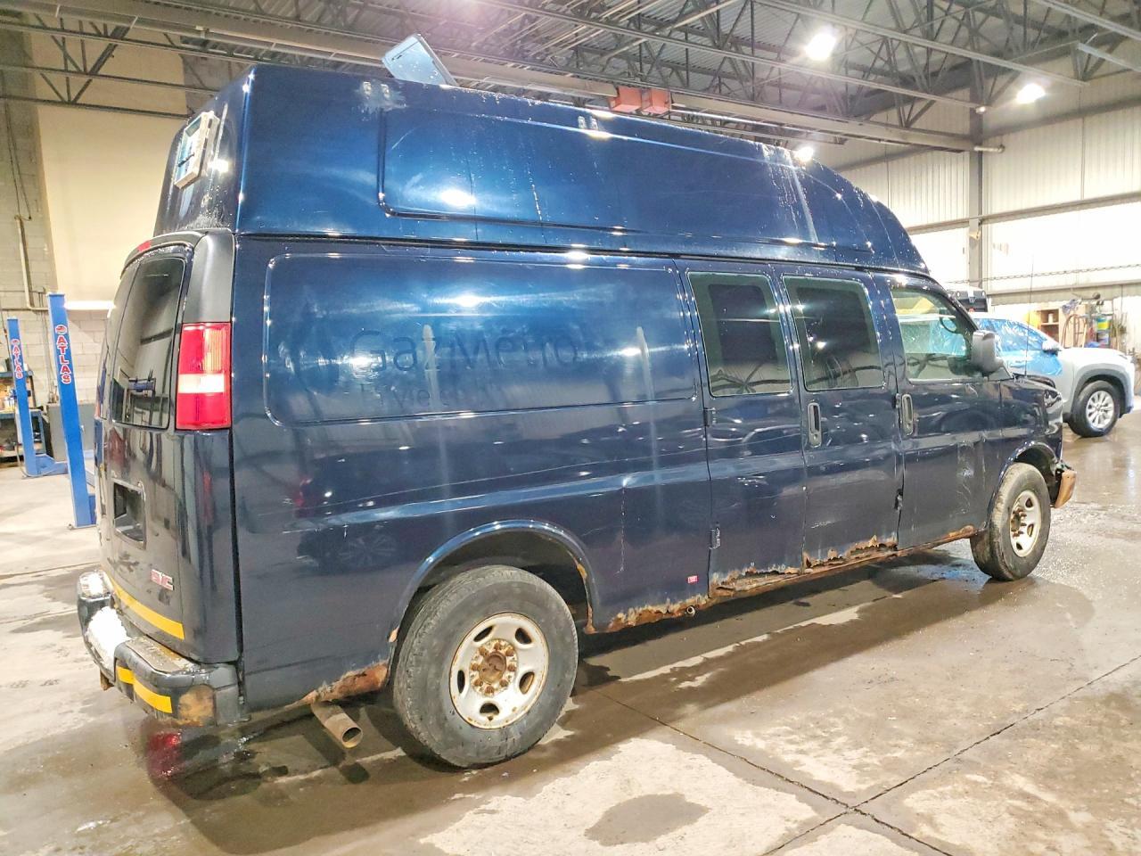 2011 GMC Savana