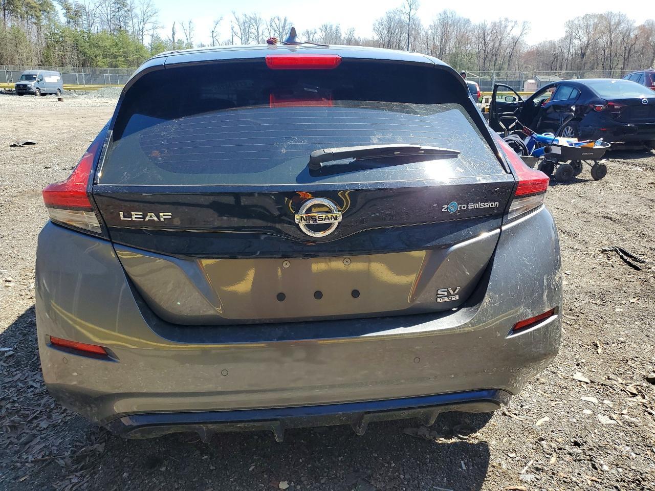 2021 NISSAN LEAF