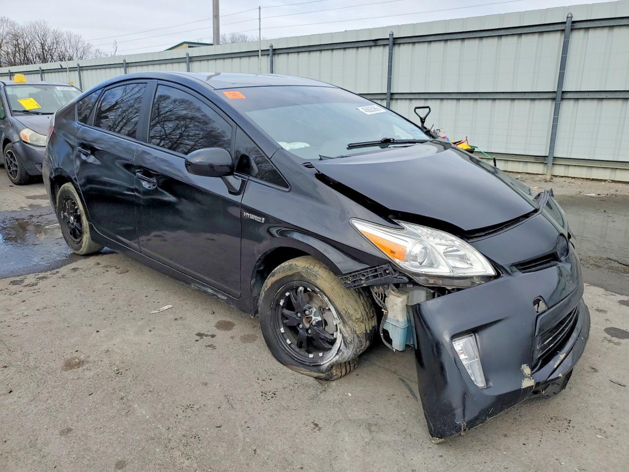 2013 TOYOTA PRIUS