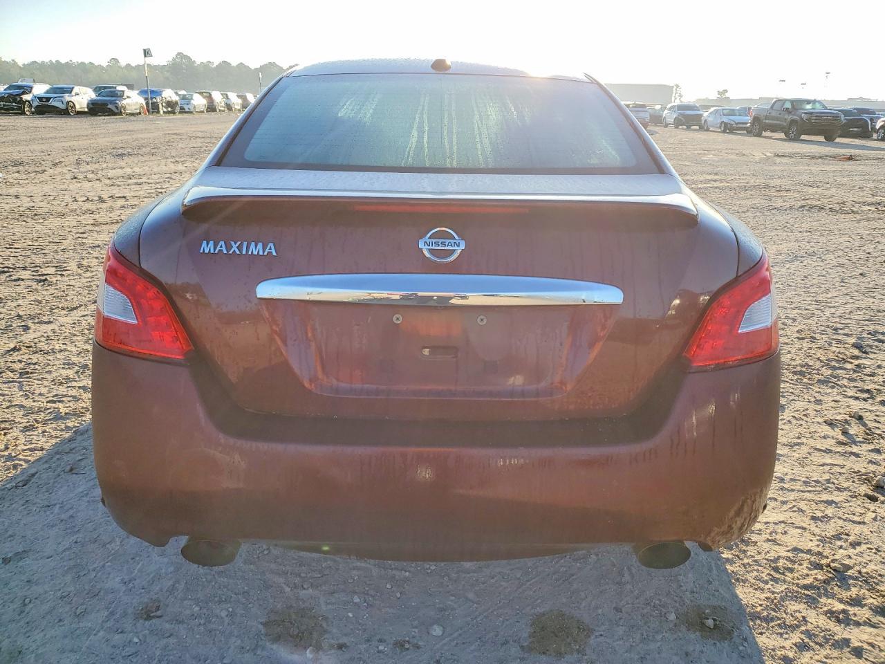 2010 NISSAN Maxima