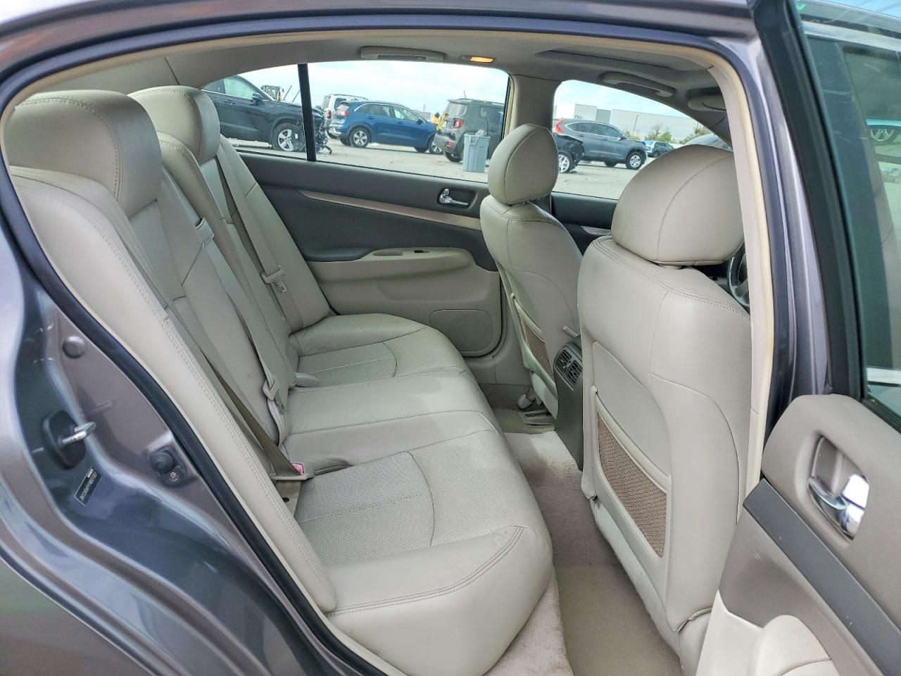 2015 INFINITI Q40