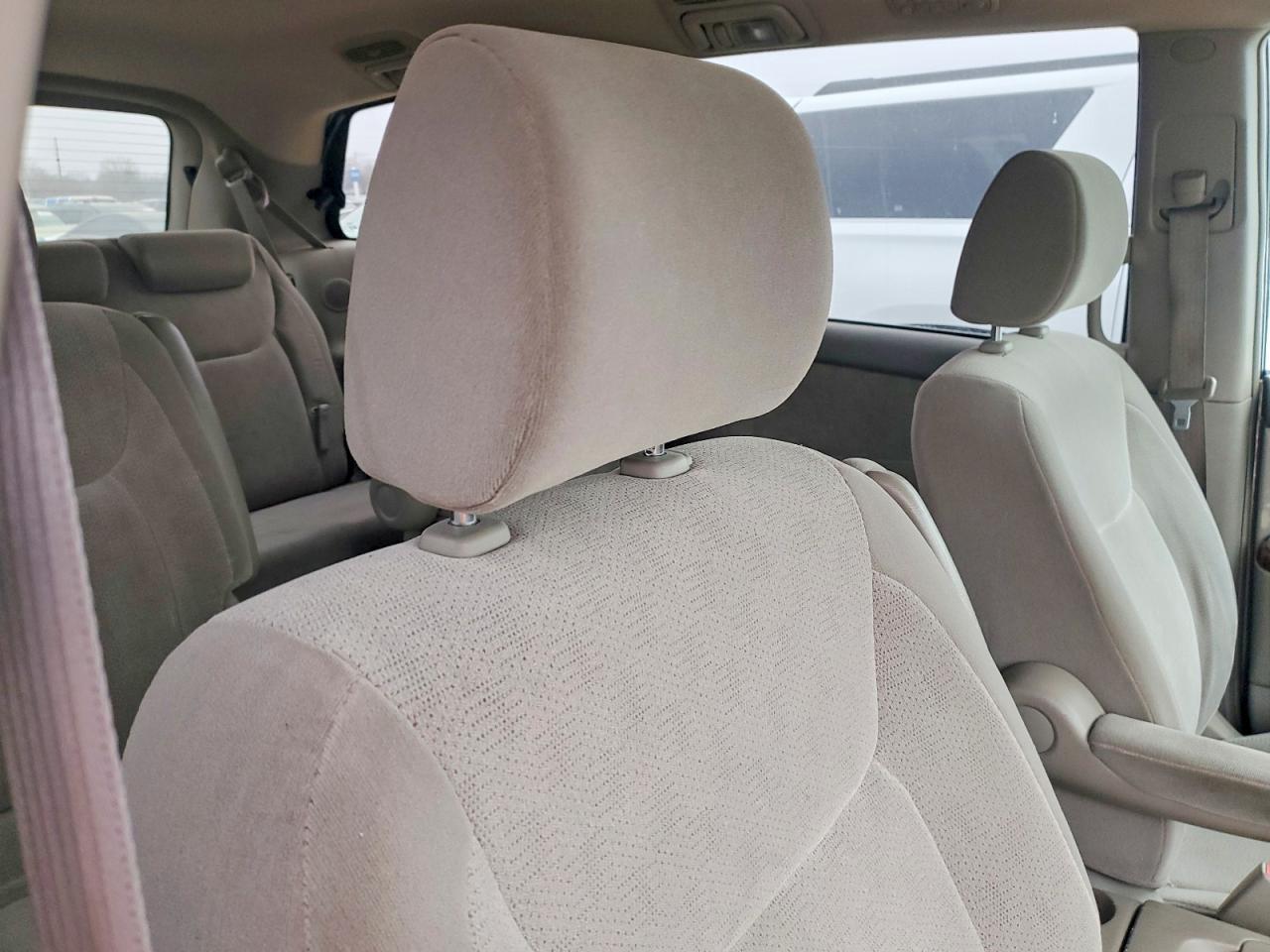 2004 TOYOTA SIENNA