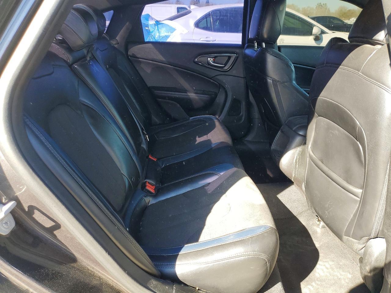 2015 CHRYSLER 200