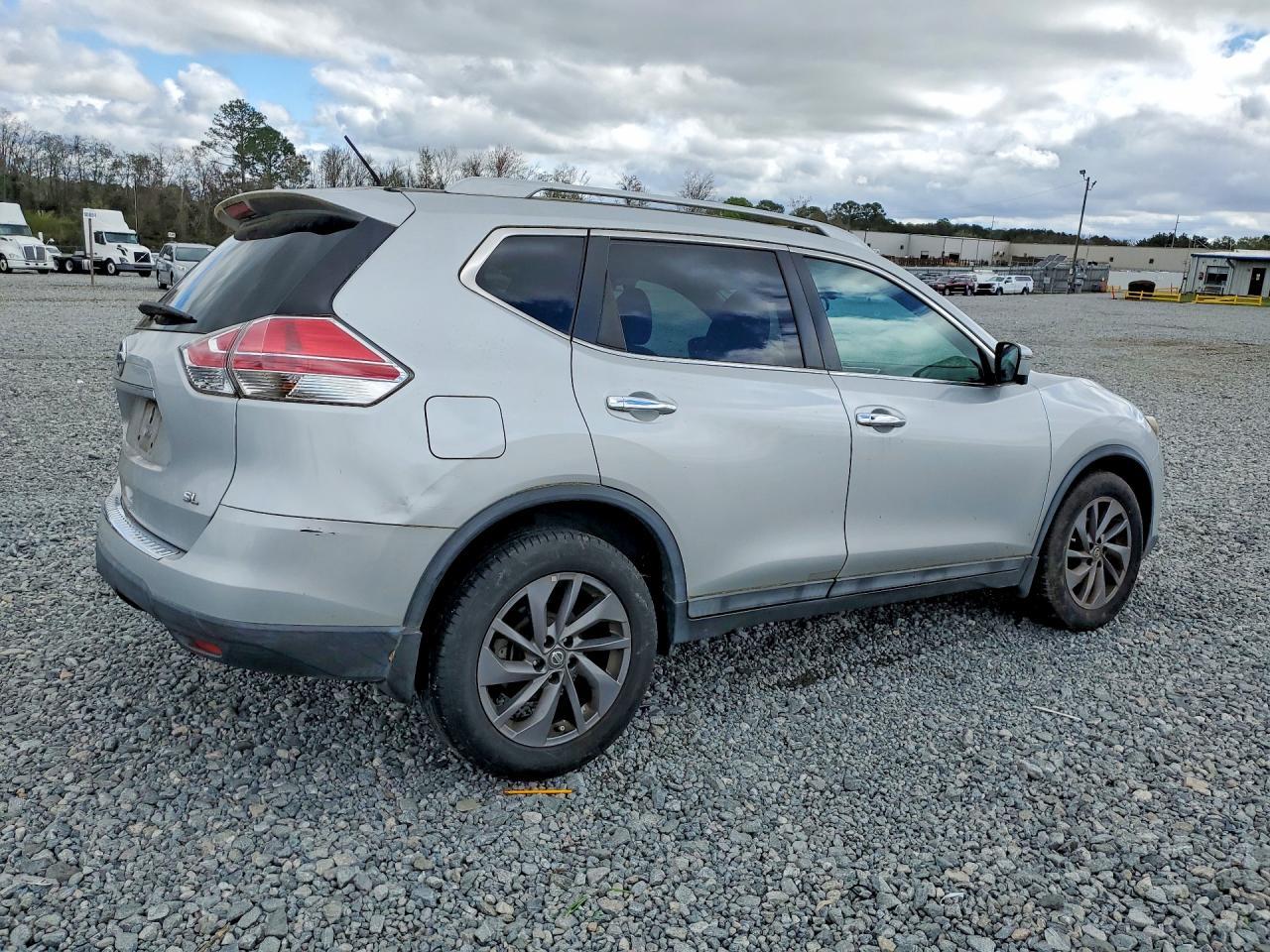 2016 NISSAN ROGUE