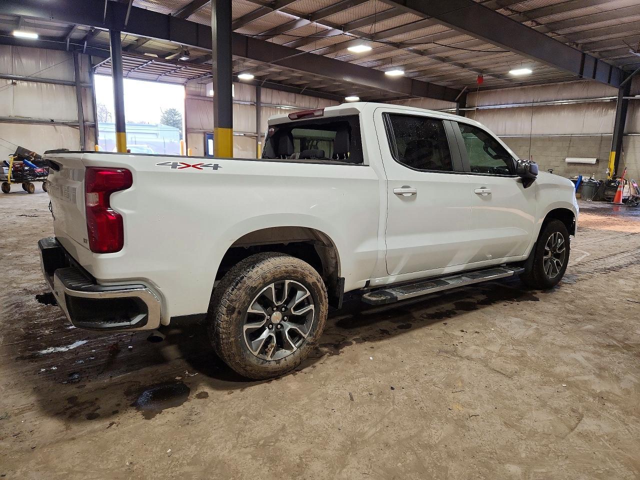 2025 CHEVROLET Silverado
