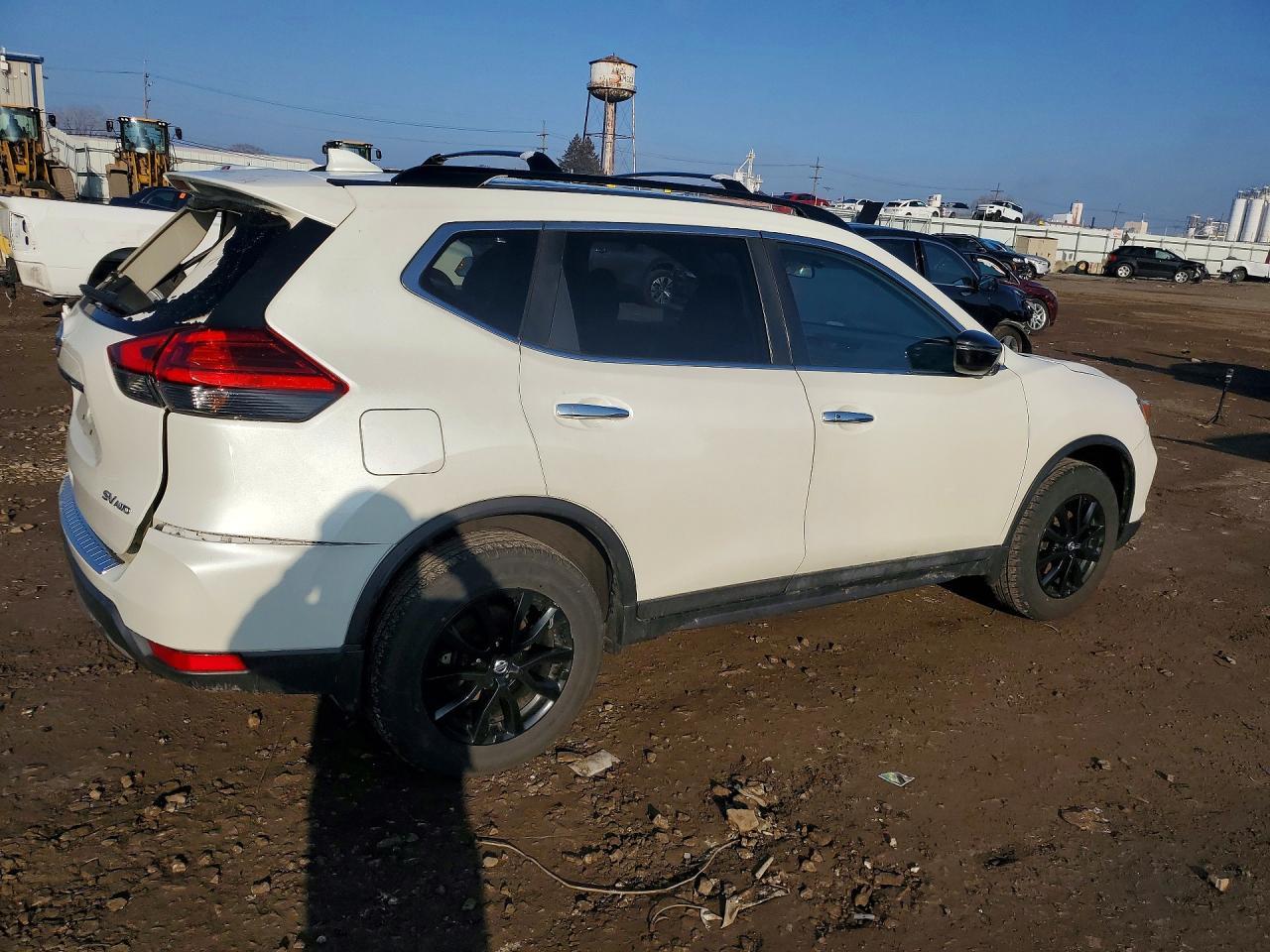 2017 NISSAN ROGUE