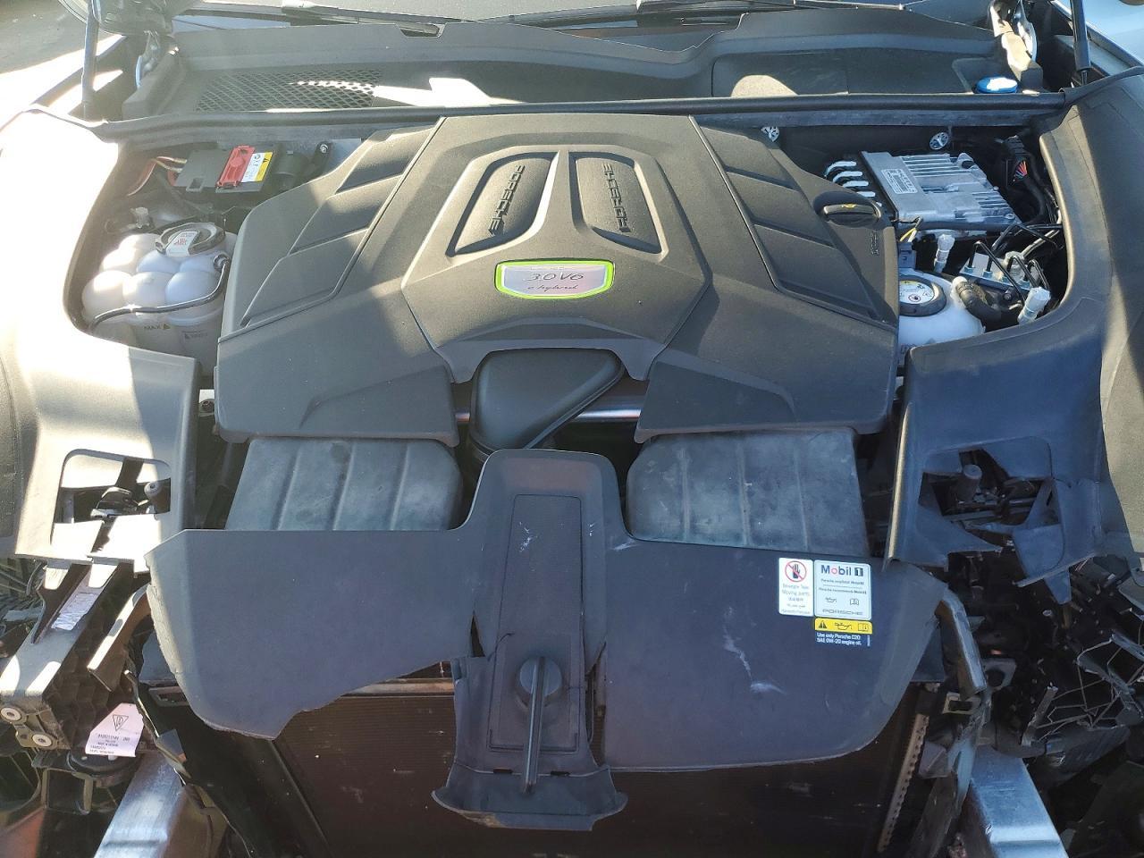 2022 PORSCHE CAYENNE