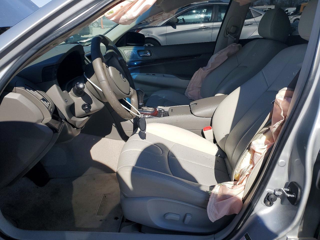 2012 INFINITI G37