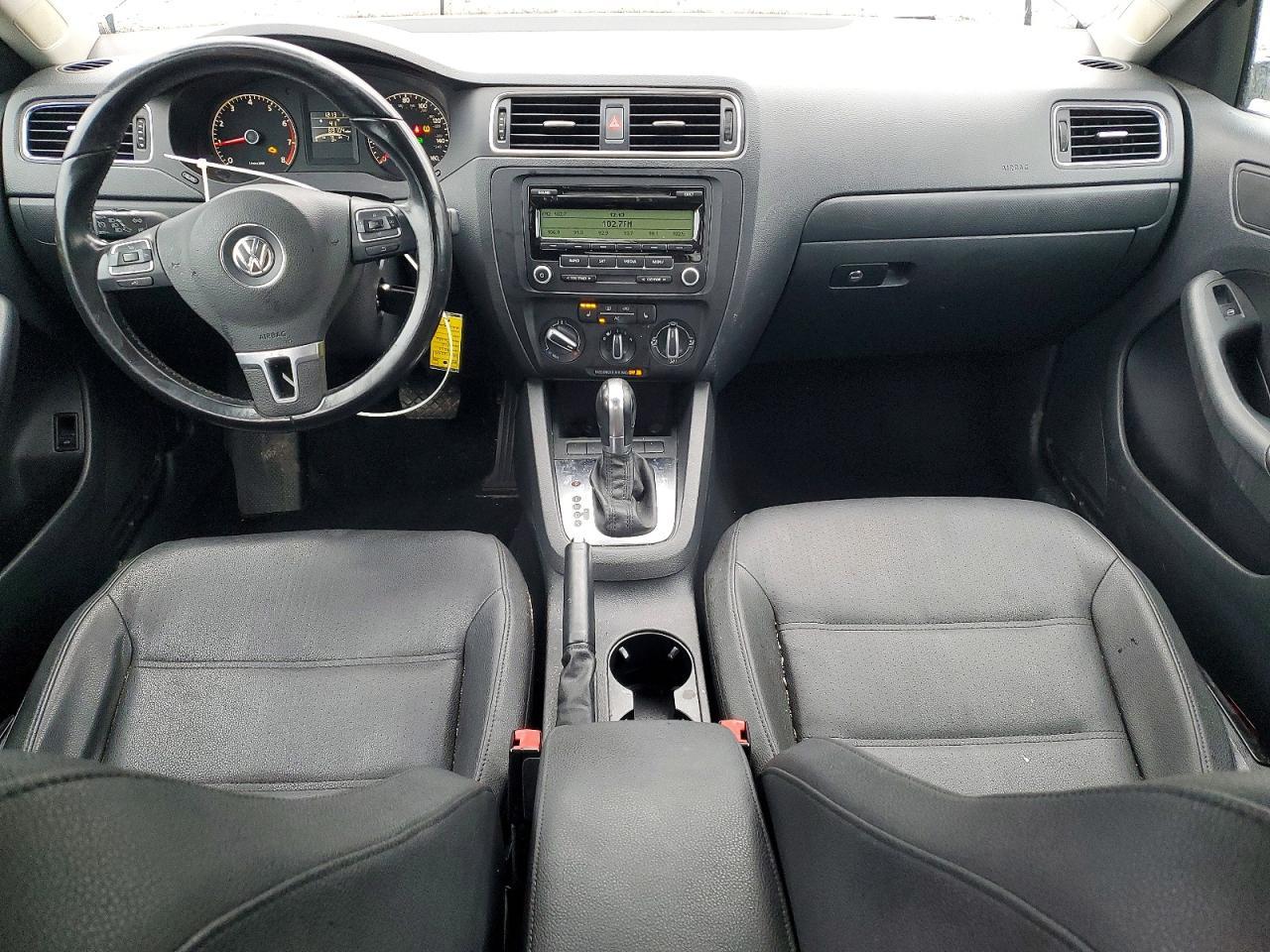 2011 VOLKSWAGEN JETTA