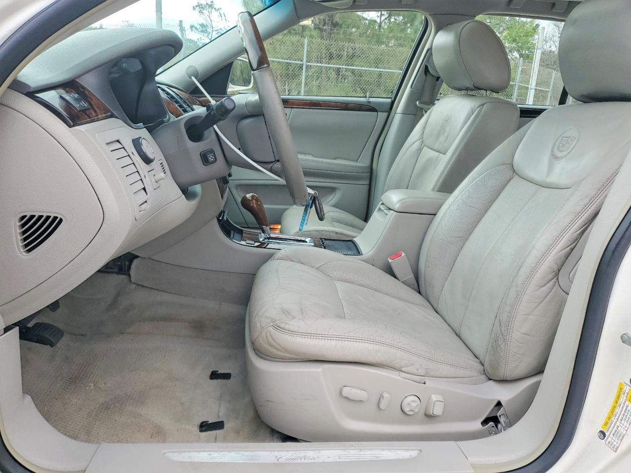 2011 CADILLAC DTS
