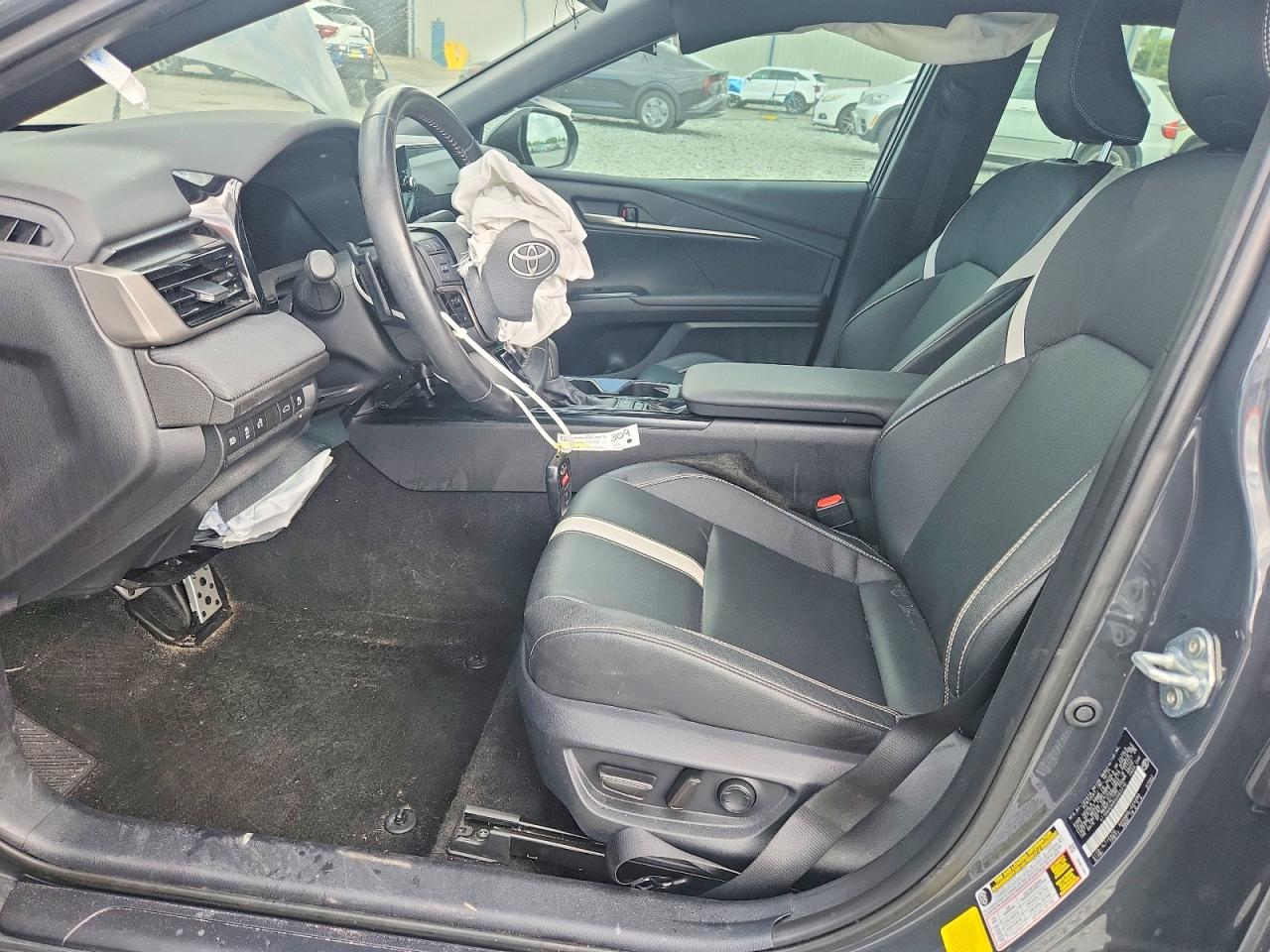 2025 TOYOTA CAMRY