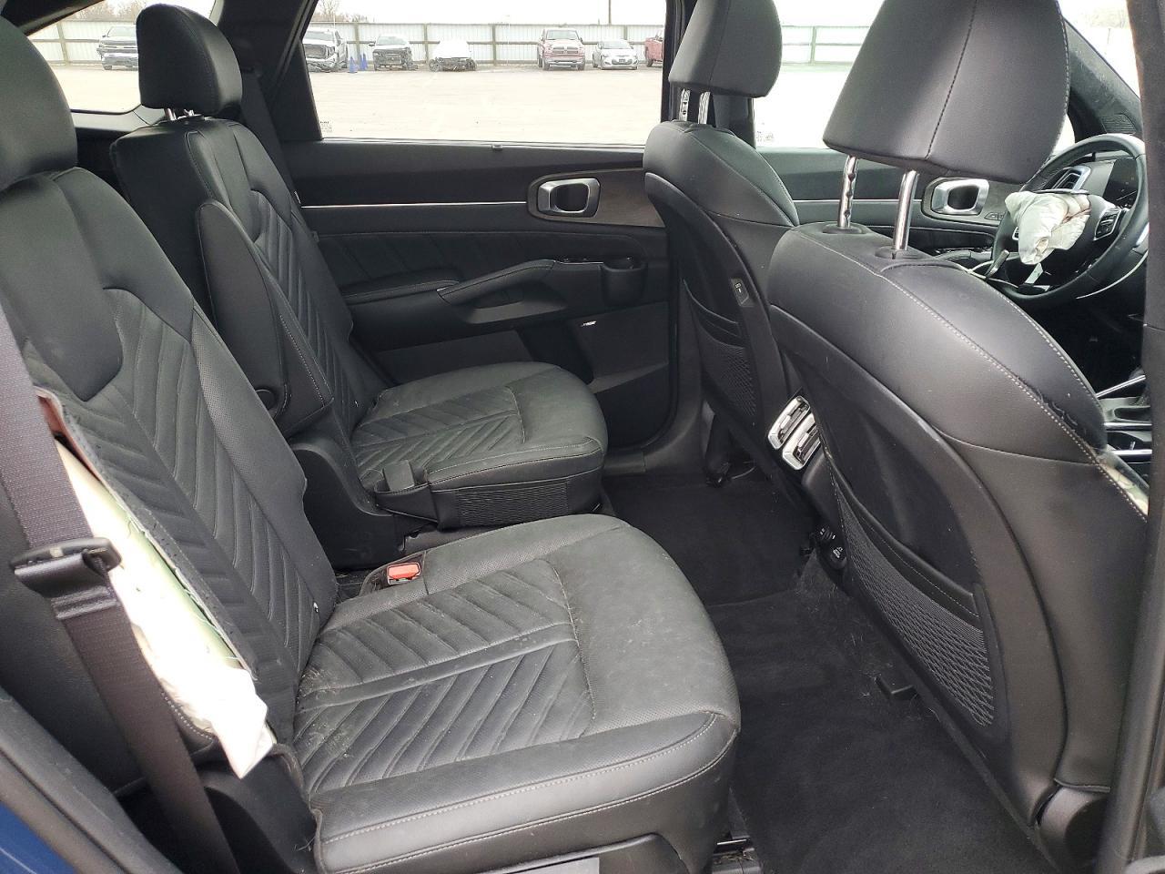 2025 KIA SORENTO