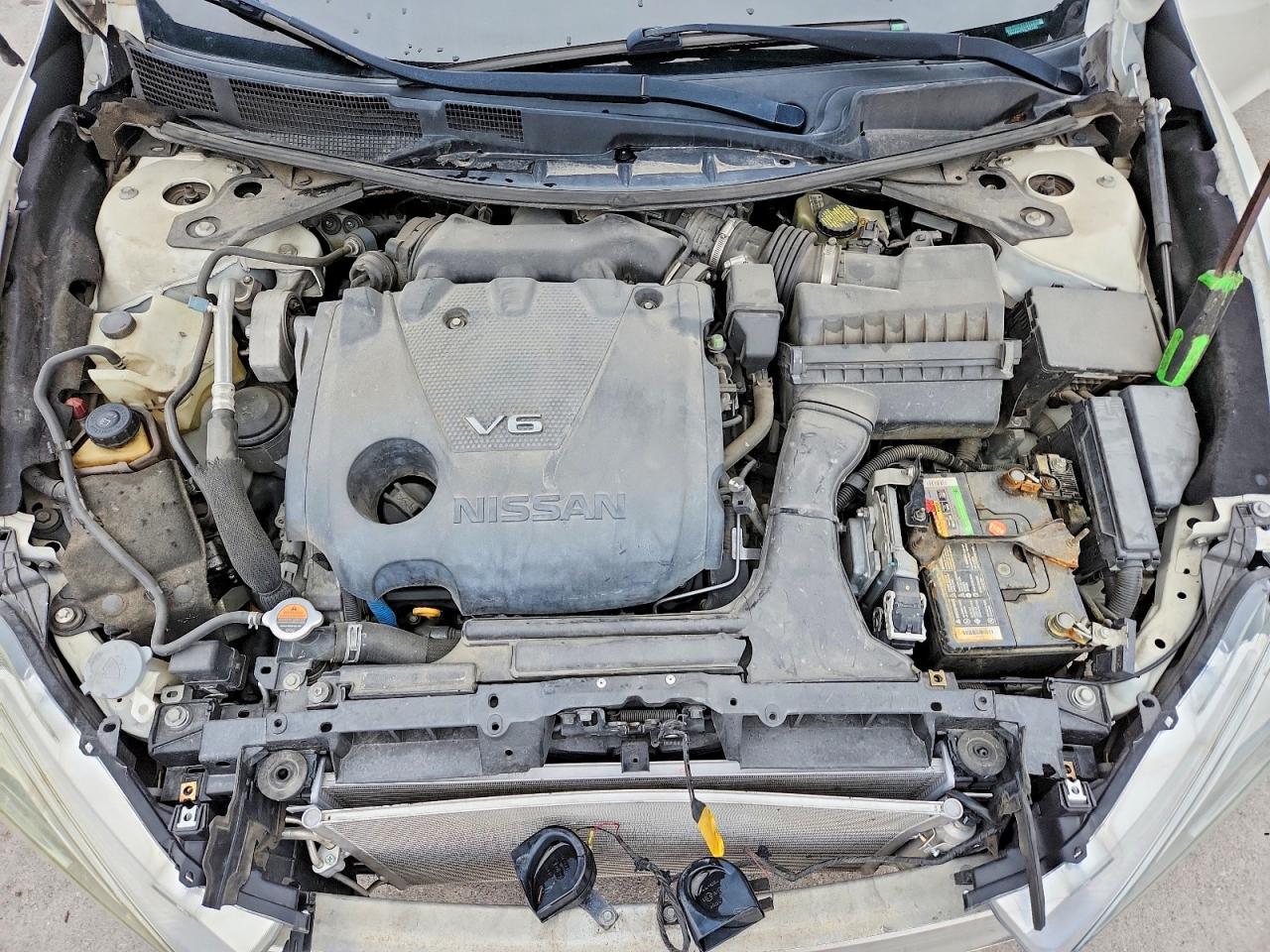 2016 NISSAN Maxima