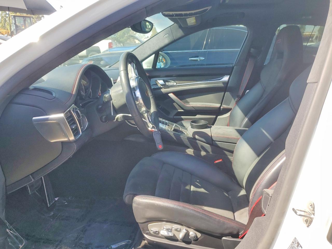 2016 PORSCHE Panamera