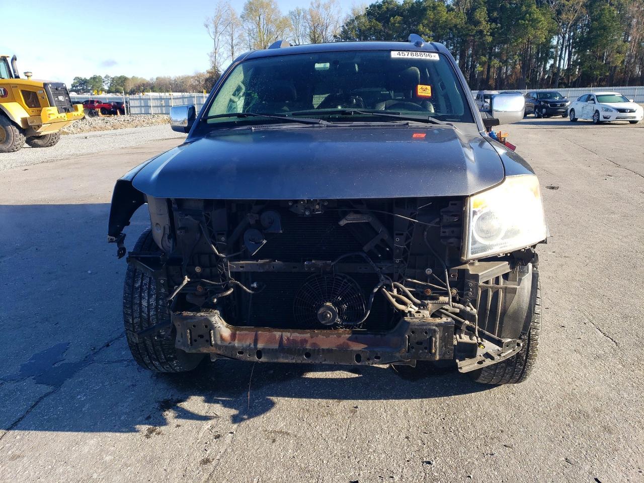 2013 NISSAN Armada